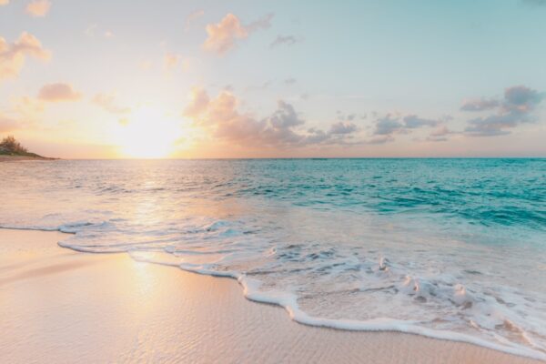 Playa de arena blanca y aguas cristalinas en Punta Cana República Dominicana